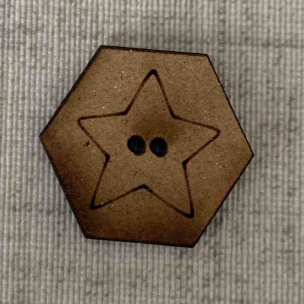 pendiente-de-un-hilo-boton-madera-hexagono-estrella